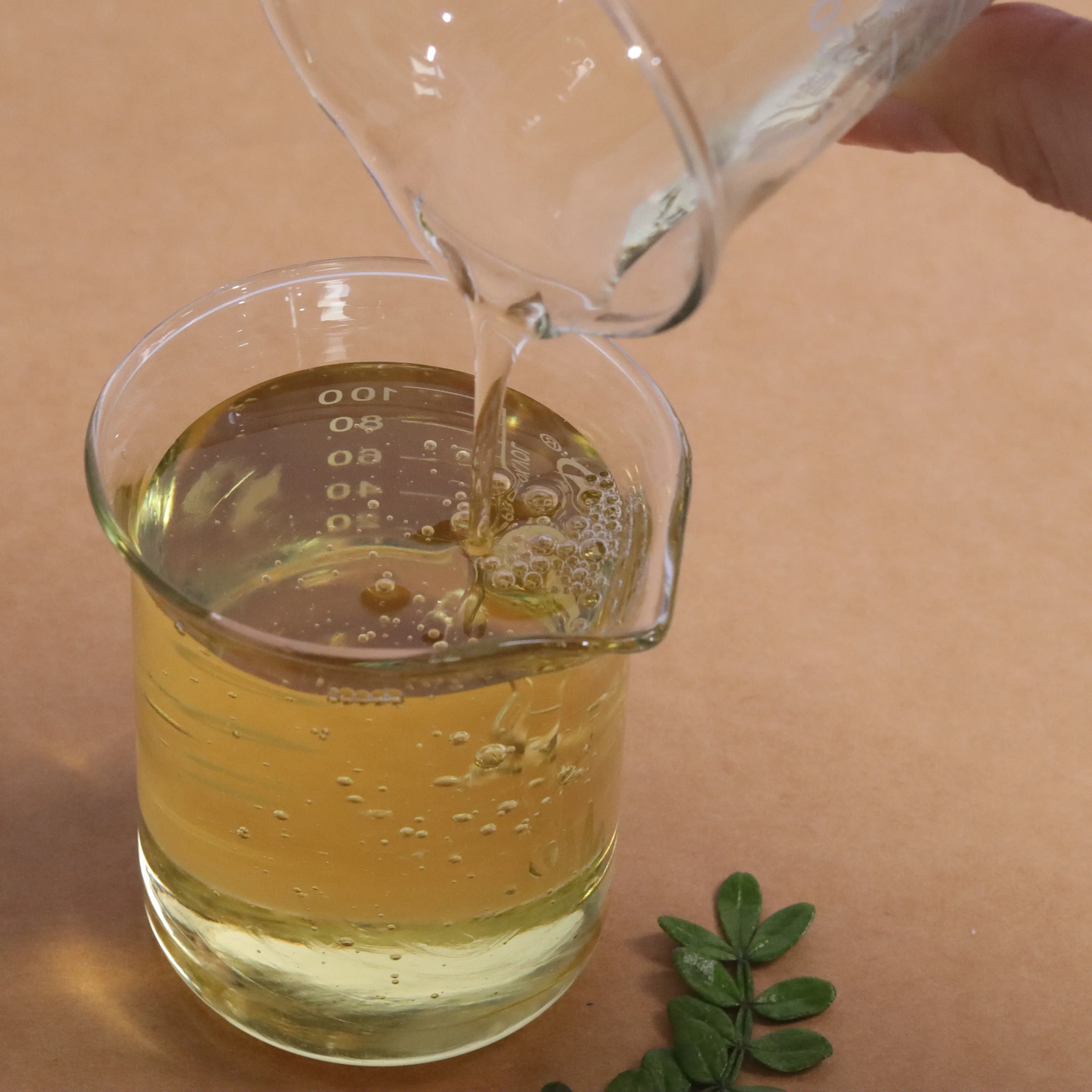 Anionic Surfactant Acid Thickener O02 Toilet Cleaning Fluid Thickener BIS(2-HYDROXYETHYL) OLEYL AMINE (2EO) CAS 13127-82-7