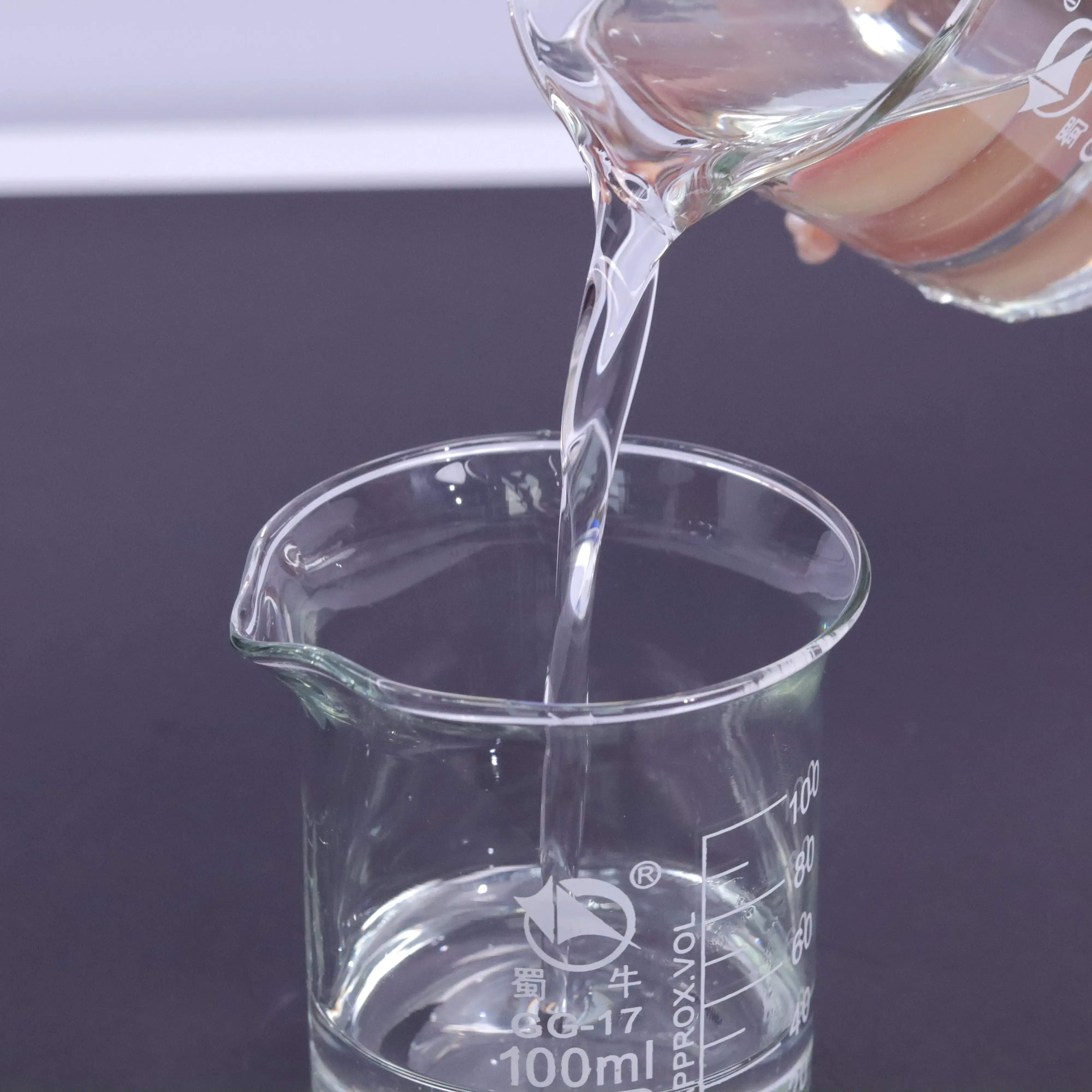 Factory Supply Good Quality Medical Grade Polyethylene Glycol 400 PEG400 Moisturizing Oil CAS 25322-68-3